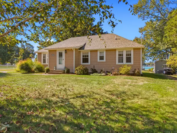 Waterford, CT 06385,212 Shore Road