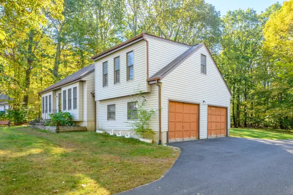 Prospect, CT 06712,26 Putting Green Lane