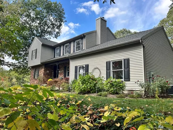 29 Saddle Road, Wolcott, CT 06716