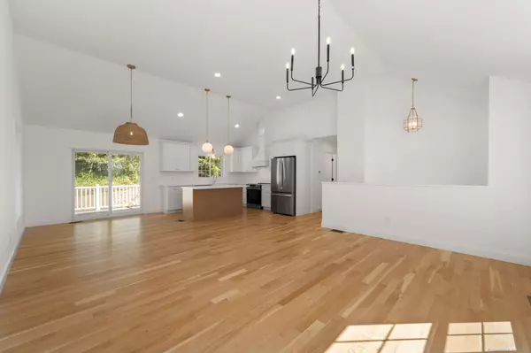 Montville, CT 06382,184 Kitemaug Road