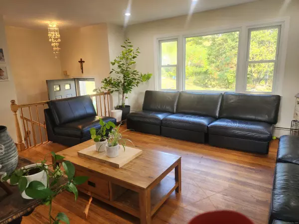 Guilford, CT 06437,2100 Little Meadow Road