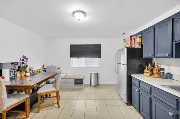 Norwalk, CT 06854,14 Ferris Avenue #APT 9