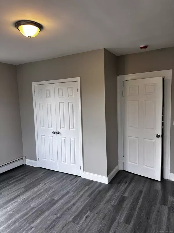 Hartford, CT 06183,19 Colonial Street #3