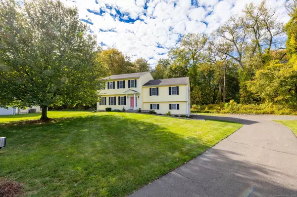 35 Fairfield Lane, Bloomfield, CT 06002