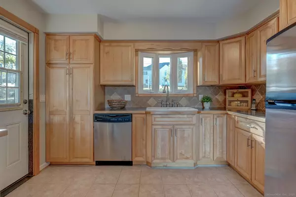 Glastonbury, CT 06073,438 Foote Road