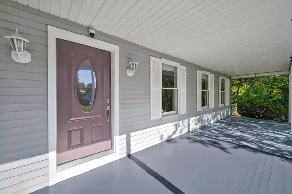 North Branford, CT 06471,21 Lasalette Way