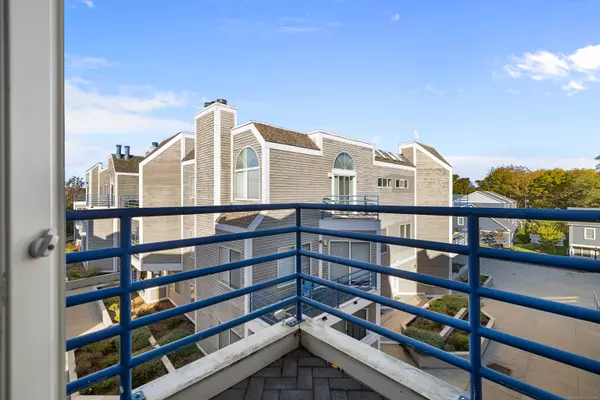 New Haven, CT 06519,117 Harbour Close #C-117