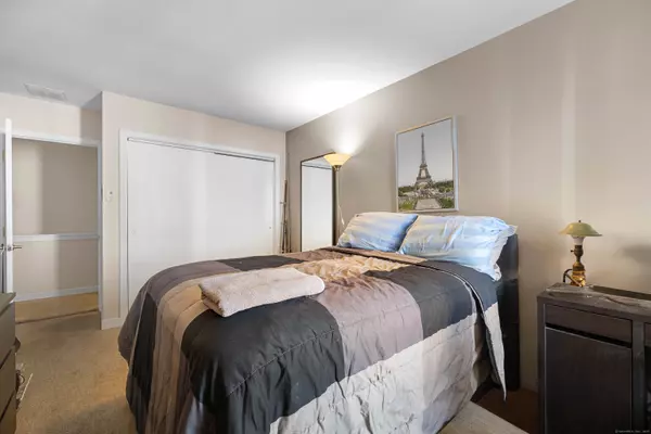 New Haven, CT 06519,117 Harbour Close #C-117