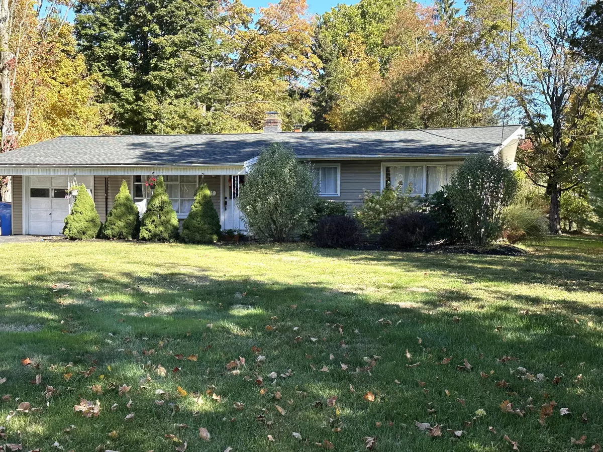 Hamden, CT 06518,1105 West Woods Road