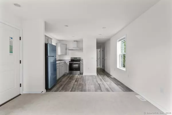 Newtown, CT 06470,55 Sugar Street #2