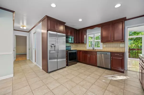 Monroe, CT 06468,34 Birchwood Road