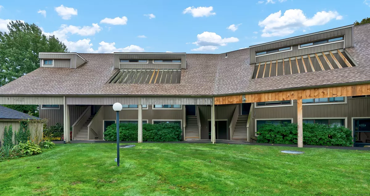 Branford, CT 06405,16 Pine Orchard Road #APT 23