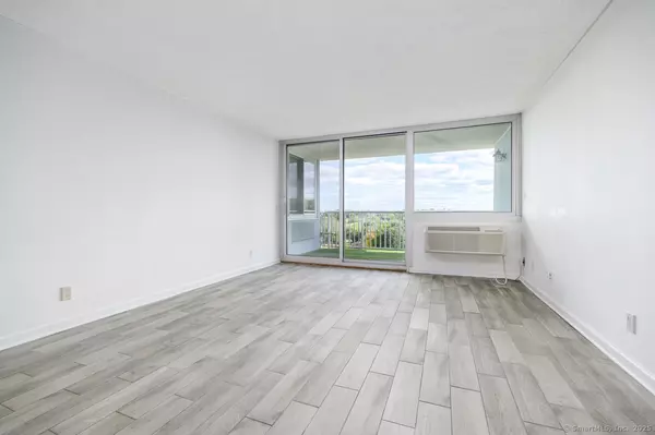 Stamford, CT 06902,1 Strawberry Hill Avenue #APT 9G