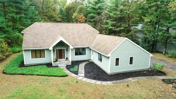 3 Essex Court, Farmington, CT 06032