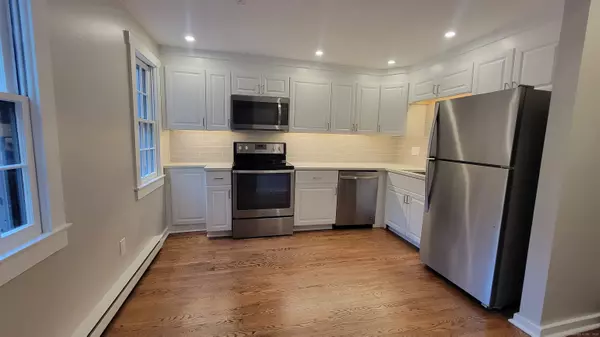 Avon, CT 06001,239 Old Farms Road #15B