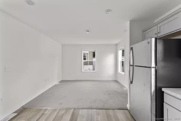 Newtown, CT 06470,55 Sugar Street #10