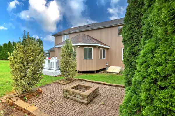 East Haven, CT 06512,91 Angela Drive