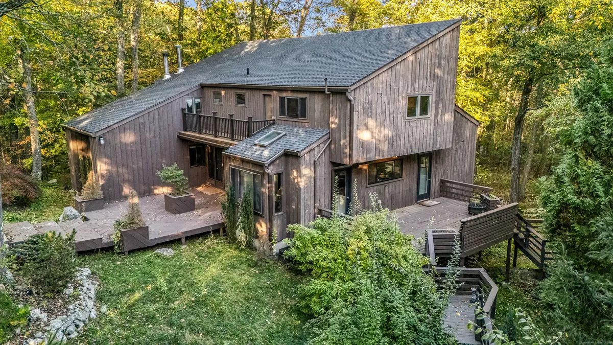 Newtown, CT 06470,4 Old Gate Lane