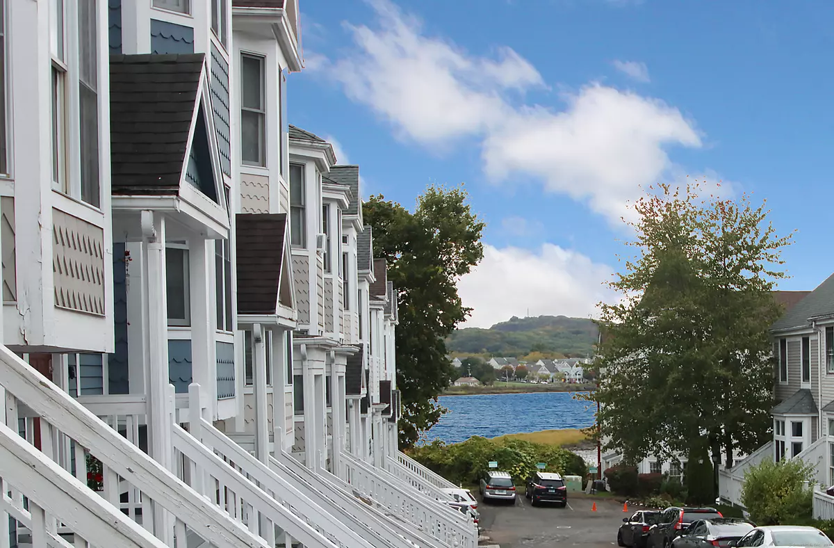 New Haven, CT 06513,916 Quinnipiac Avenue #APT 2