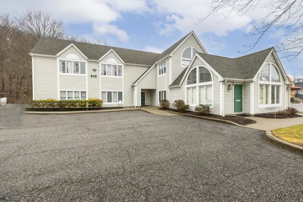 Ridgefield, CT 06877,898 Ethan Allen Hwy Highway #6