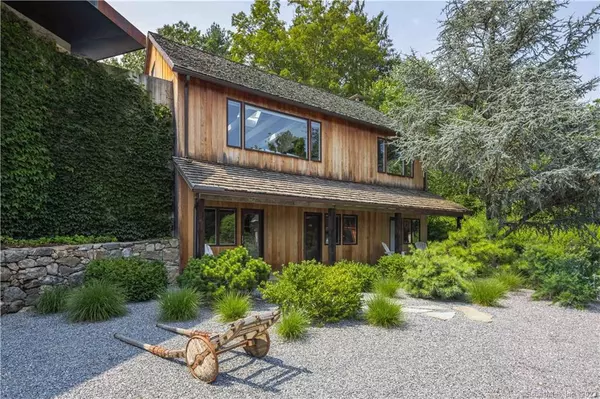 Weston, CT 06883,4 Good Hill Road