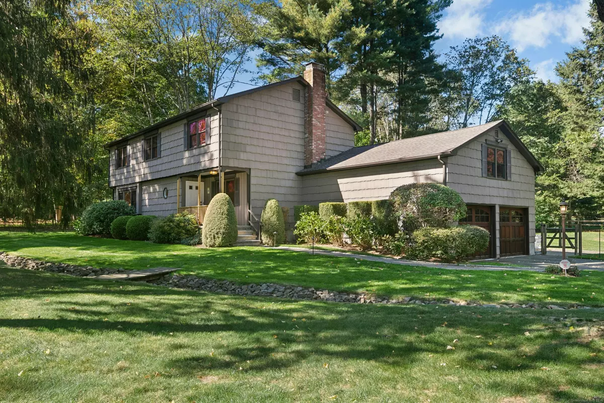 Norwalk, CT 06850,7 Morehouse Lane