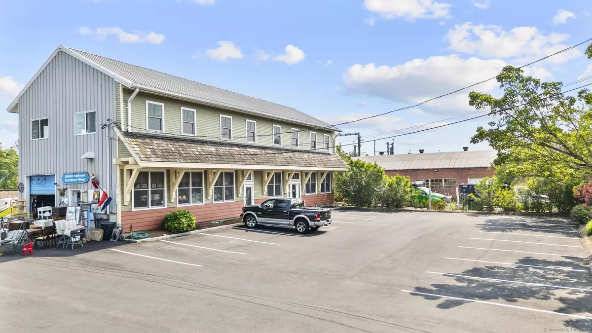 Branford, CT 06405,151 Meadow Street #3