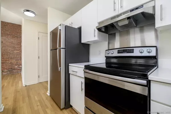 Norwalk, CT 06854,83 Washington Street #2C