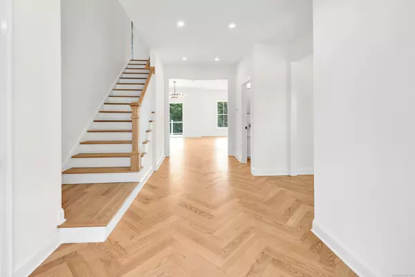 Ansonia, CT 06401,33 Larovera Terrace