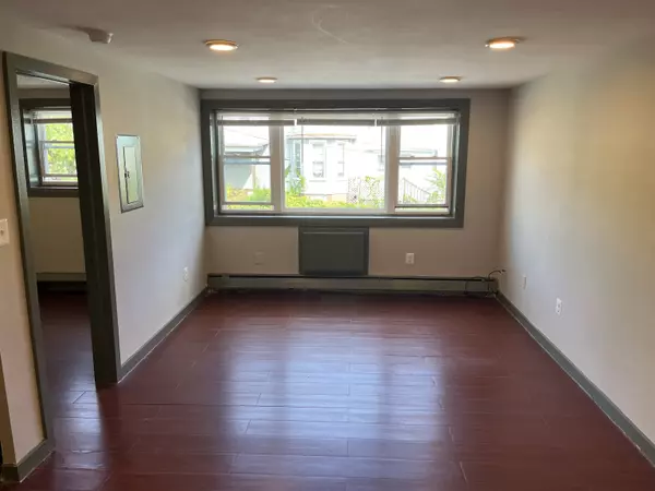 Meriden, CT 06451,32 Cook Avenue #209