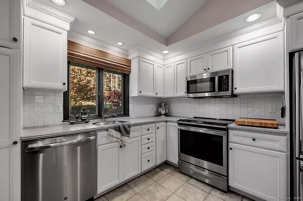 Canton, CT 06019,70 Trailsend Drive