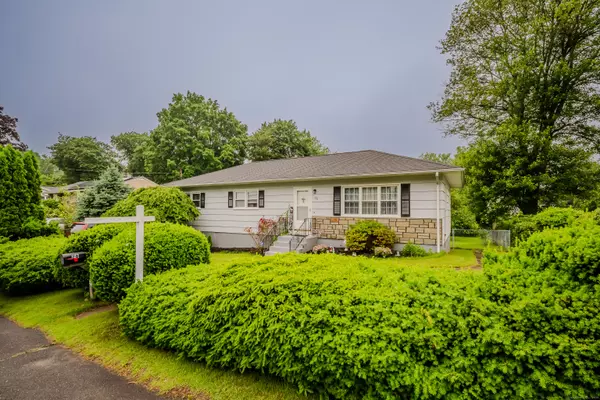 Waterbury, CT 06708,26 Oakleaf Drive