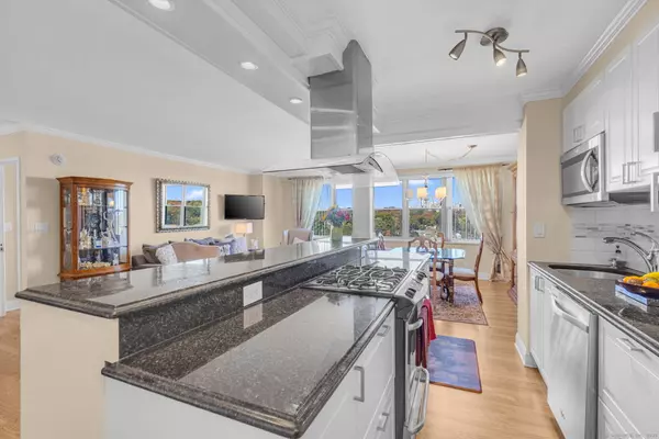 Bridgeport, CT 06604,2625 Park Avenue #12L