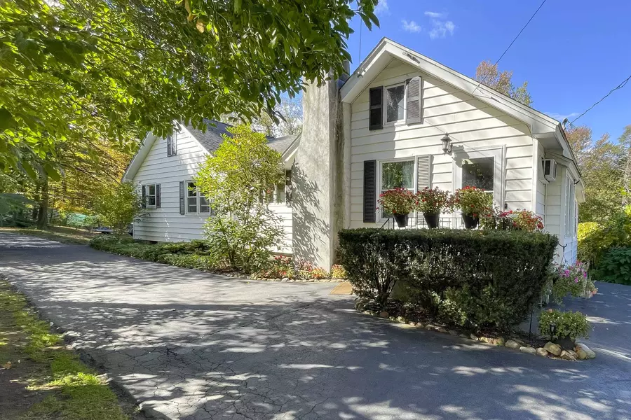 399 West Woods Road, Hamden, CT 06518