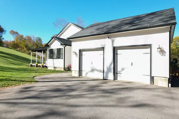 Plymouth, CT 06786,10 Country Garden Court