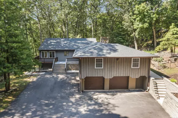 Easton, CT 06612,83 Buck Hill Road