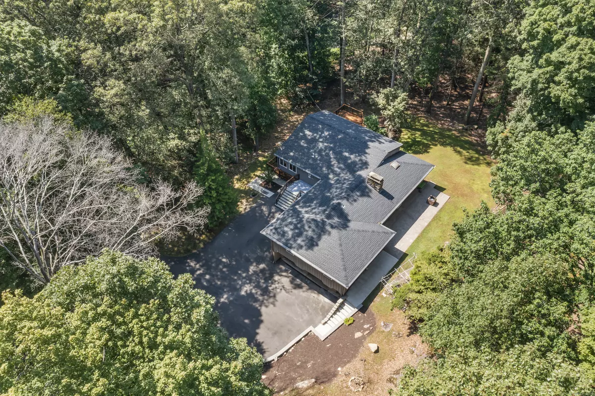 Easton, CT 06612,83 Buck Hill Road