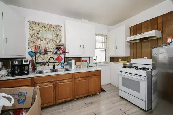 Waterbury, CT 06710,184 Buckingham Street