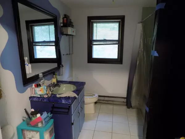 Burlington, CT 06013,100 Vineyard Road