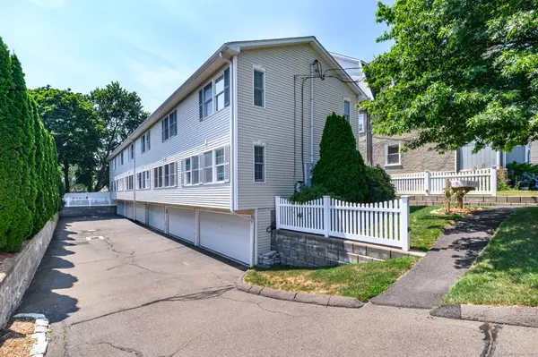 28 Woodbury Avenue #5, Norwalk, CT 06850