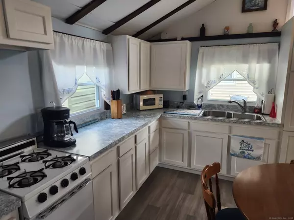 Madison, CT 06443,73 South Street