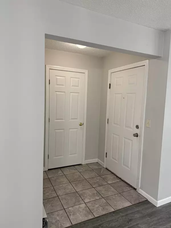 Hartford, CT 06106,12 Harbison Avenue #1st Floor