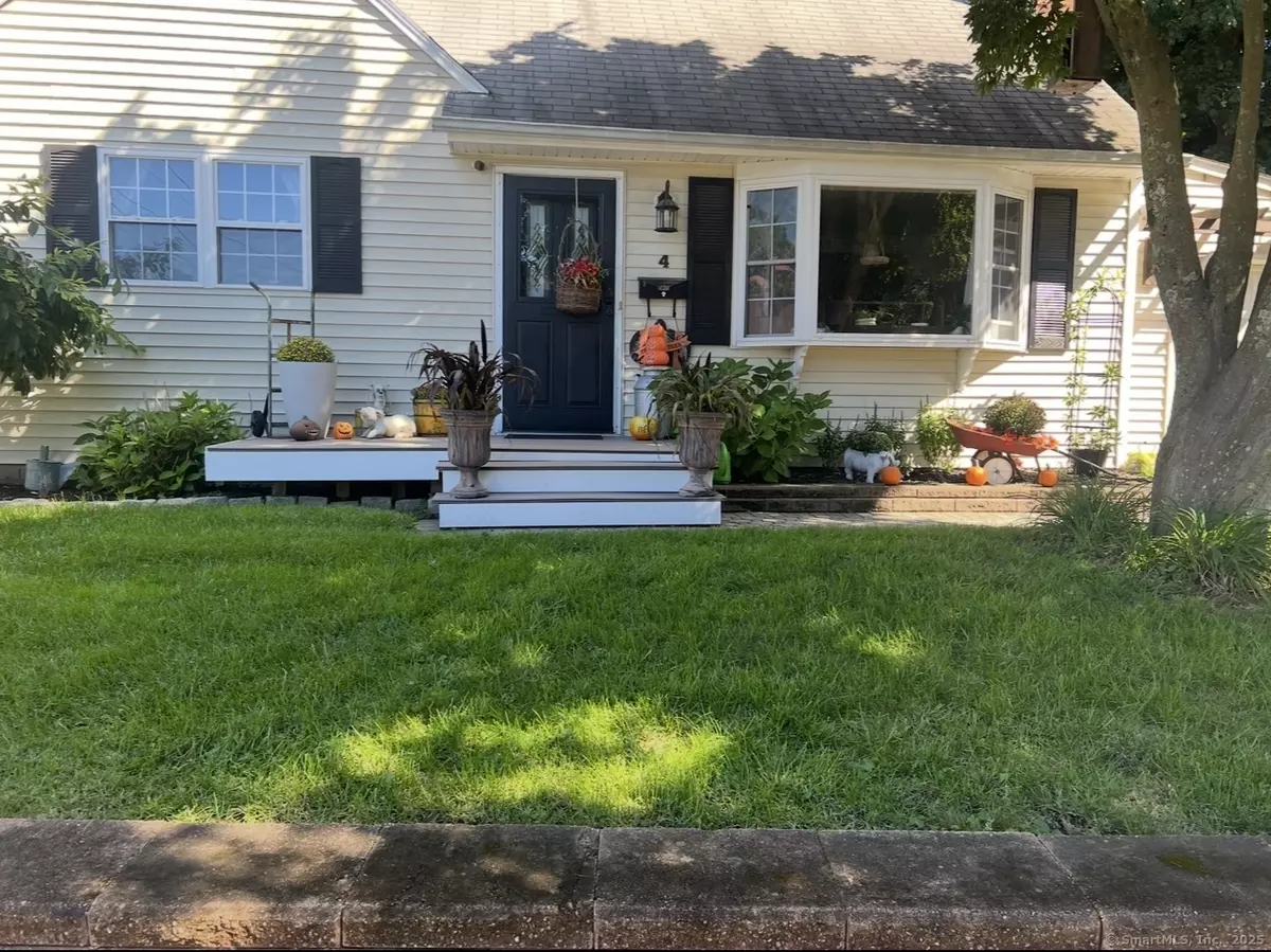 Vernon, CT 06066,4 Thompson Court