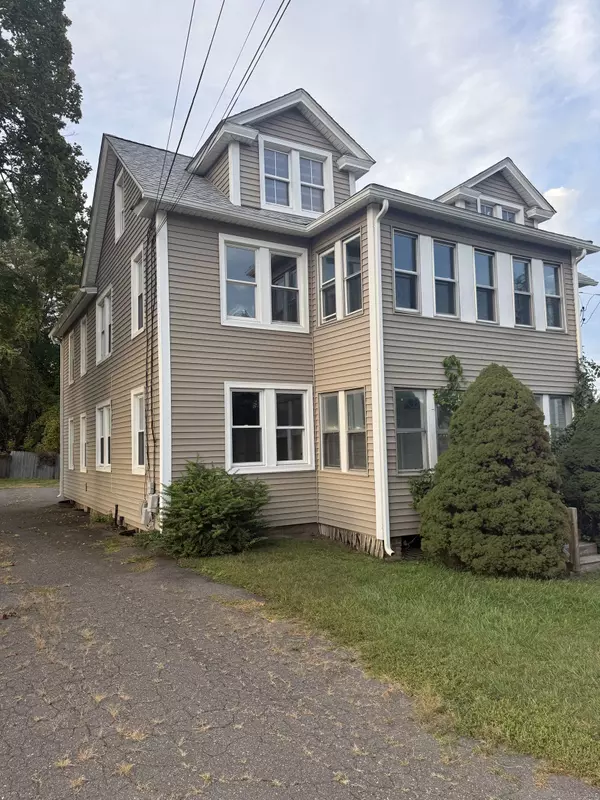 Suffield, CT 06078,818 Burbank Avenue