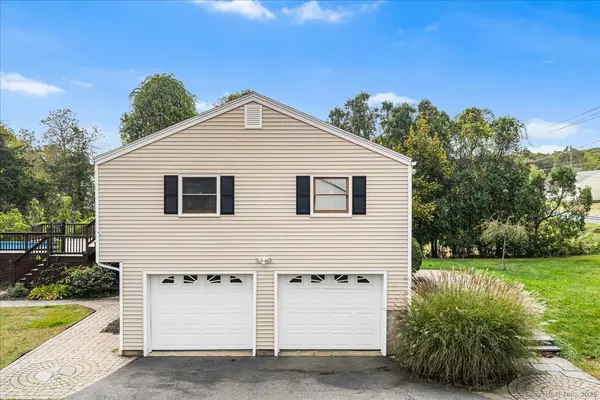 East Lyme, CT 06357,9 Sleepy Hollow Road