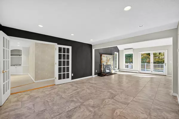 Bolton, CT 06043,198 Hebron Road