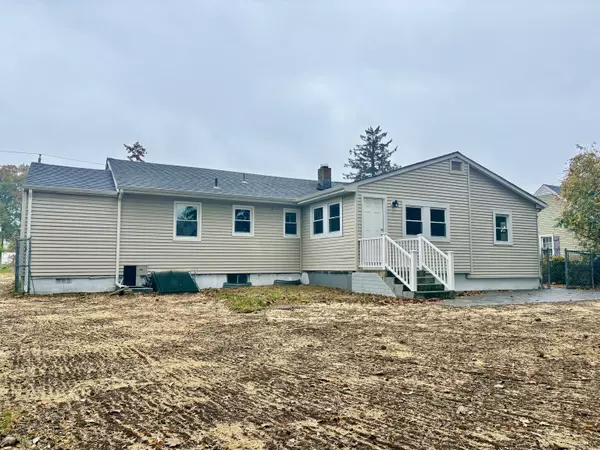 North Haven, CT 06473,37 Moulthrop Street