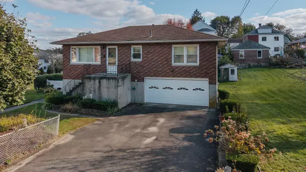 82 Hotchkiss Street, Waterbury, CT 06704