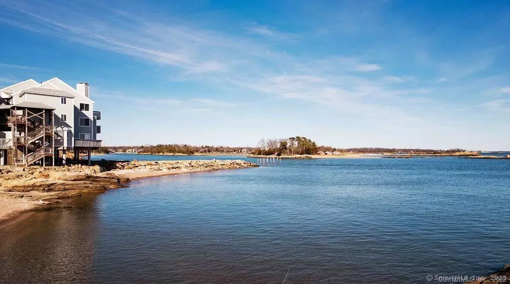 1 Mansfield Grove Road #APT 206, East Haven, CT 06512