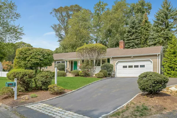 Norwalk, CT 06851,17 Oriole Drive